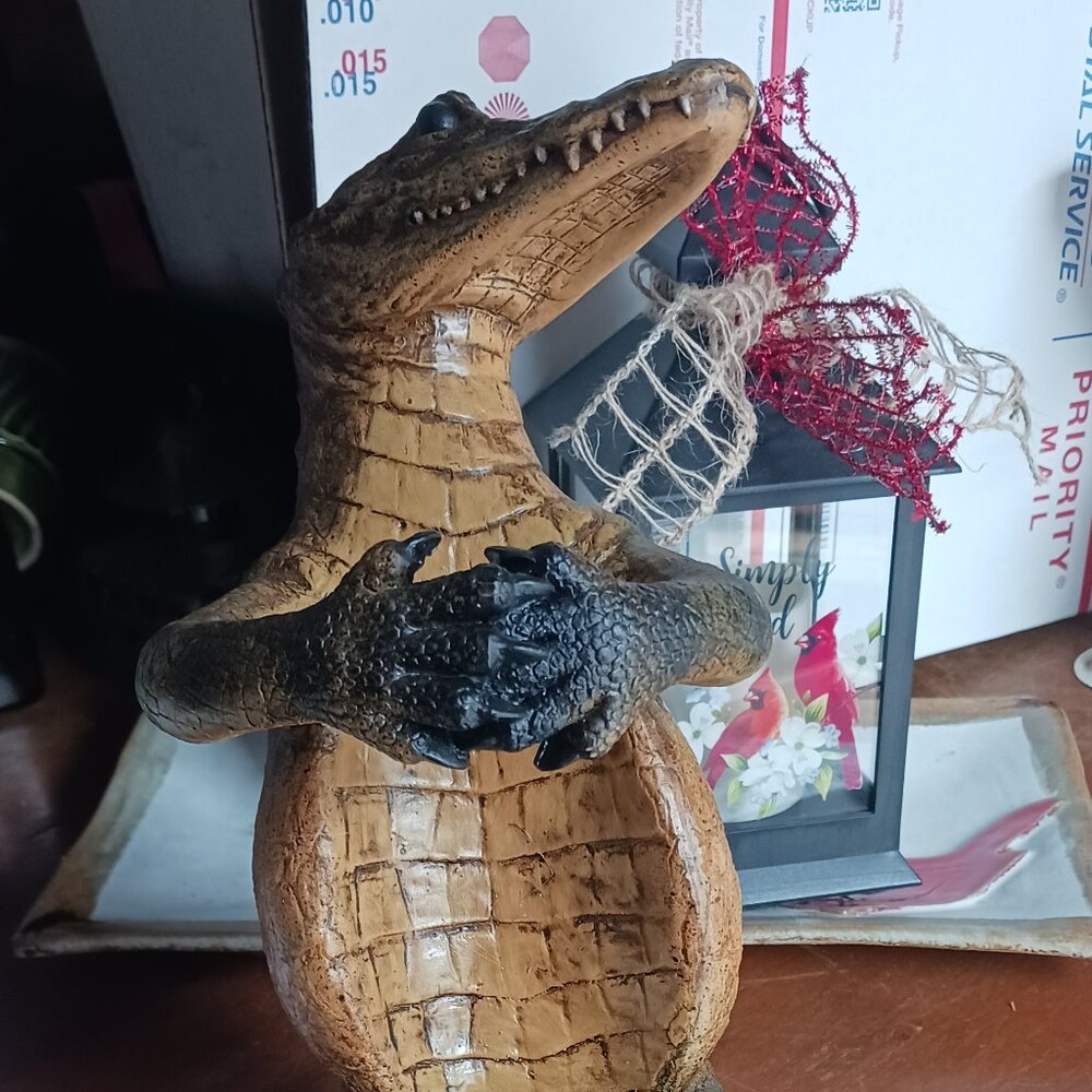 EUC Alligator Wine Holder - Picture 3 of 4